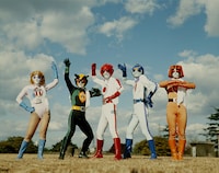 バトルフィーバーJ。左からミスアメリカ、バトルケニア、バトルジャパン、バトルフランス、バトルコサック ©東映 © Marvel Characters,Inc. All Rights Reserved