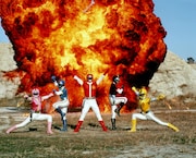 科学戦隊ダイナマン。左からダイナピンク、ダイナブルー、ダイナレッド、ダイナブラック、ダイナイエロー ©東映