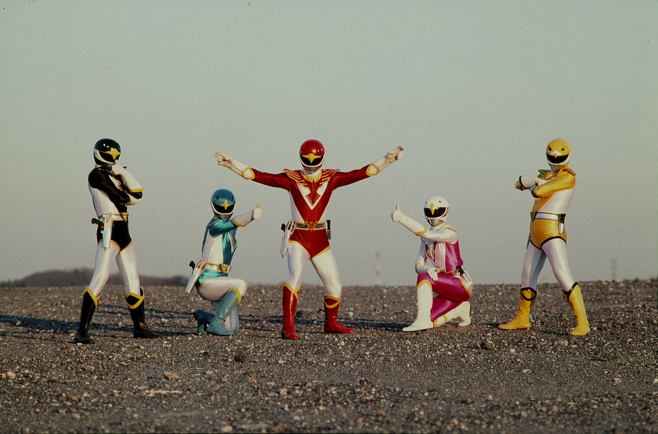 鳥人戦隊ジェットマン。左からブラックコンドル、ブルースワロー、レッドホーク、ホワイトスワン、イエローオウル ©東映