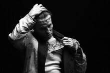 映画「ザ・ブライド！」より、孤独な不死身の怪物フランケンシュタイン（クリスチャン・ベール） ©Niko Tavernise