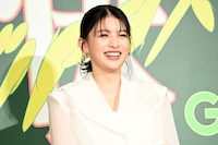 映画「万事快調〈オール・グリーンズ〉」公開記念舞台挨拶に登壇した出口夏希