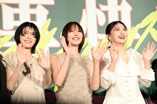左から吉田美月喜、南沙良、出口夏希