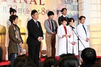 榊マリコ役の沢口靖子（中央）。「もっとマリコでいたかった」と吐露していた