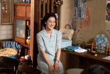 第49回日本アカデミー賞で優秀助演女優賞を受賞した「TOKYOタクシー」の蒼井優 ©2025 映画「TOKYO タクシー」製作委員会
