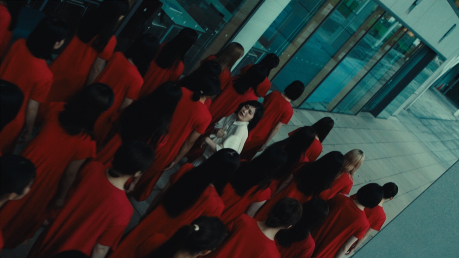 「顔のない街」場面写真