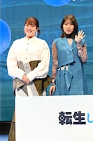 左からゴブタ役の泊明日菜、ユラ役の大西沙織