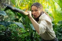 「HELP/復讐島」場面写真