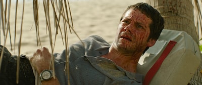 「HELP/復讐島」場面写真。ディラン・オブライエン演じるパワハラ“クソ”上司ブラッドリー