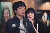「ストリート・キングダム 自分の音を鳴らせ。」場面写真。左からユーイチ（峯田和伸）、サチ（吉岡里帆）
