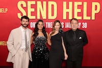 ディラン・オブライエン（左）、レイチェル・マクアダムス（中央右）、サム・ライミ（右）