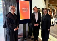 左から豊川京子（ヘアメイク）、西松忠（歌舞伎床山）、日比野直美（歌舞伎メイク）