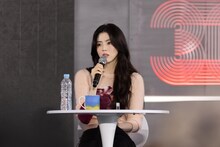 第30回釜山国際映画祭の会見に出席したハン・ソヒ