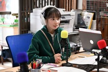 ドラマ「ラジオスター」より、福地桃子演じる主人公・柊カナデ