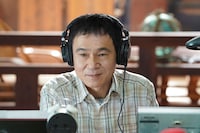 ドラマ「ラジオスター」より、甲本雅裕演じるラジオ開局の発起人・松本功介