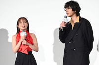 左から齊藤京子、倉悠貴