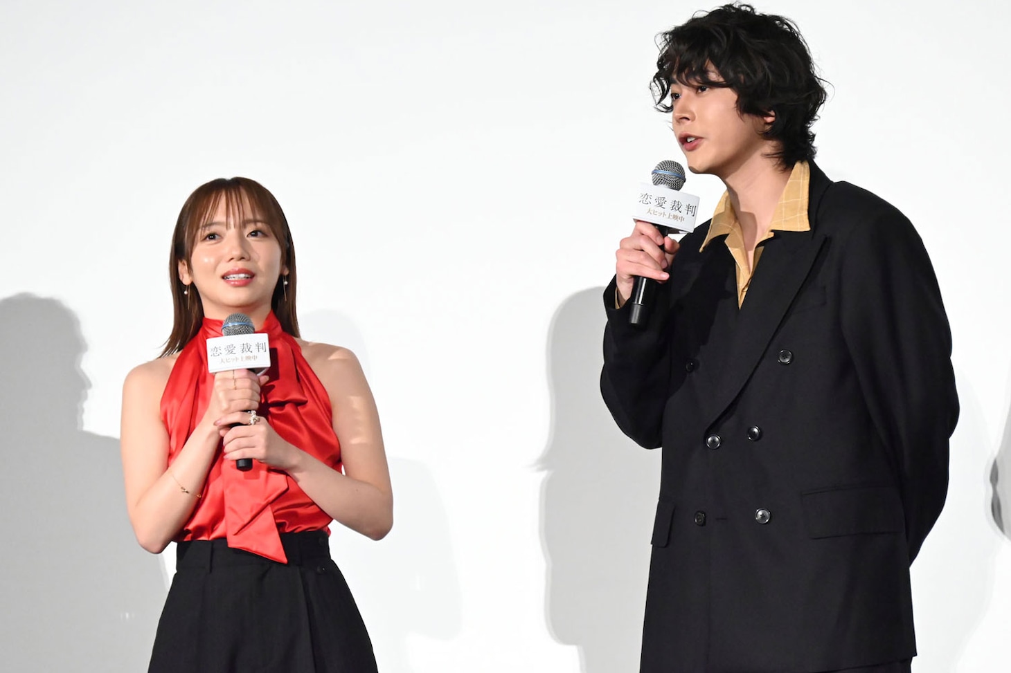 左から齊藤京子、倉悠貴