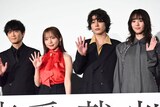 映画「恋愛裁判」初日舞台挨拶にて、左から津田健次郎、齊藤京子、倉悠貴、唐田えりか
