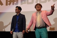 「マユリカの無人島友錠生活 ディレクターズ・カット版」公開記念舞台挨拶に登壇したマユリカ