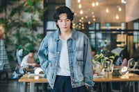 韓国ドラマ「未婚男女の効率的な出会い方」より、自由奔放な歳下男子シン・ジス（イ・ギテク）