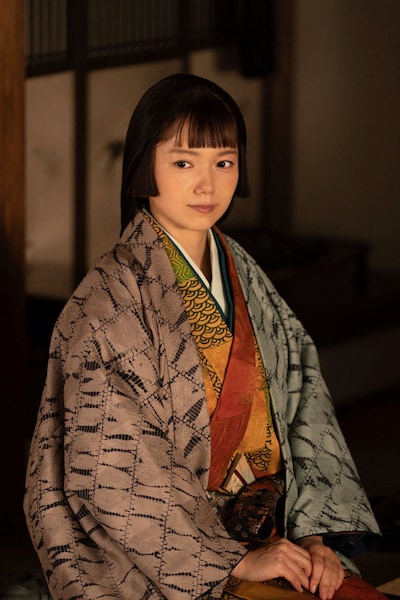 お市役の宮﨑あおい