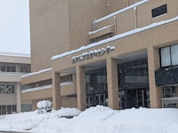 映画「#拡散」富山・上市町イベント当日の雪が積もった会場