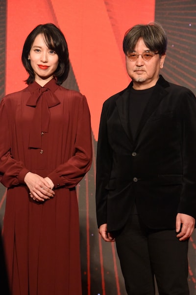 左から戸田恵梨香、瀧本智行