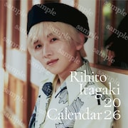 「Rihito Itagaki Calendar 2026.4-2027.3」購入者特典のオリジナルスクエアステッカー（HMV&BOOKS online / HMV店舗 / ローソン店頭Loppi ）