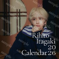 「Rihito Itagaki Calendar 2026.4-2027.3」購入者特典のオリジナルスクエアステッカー（イベント会場）