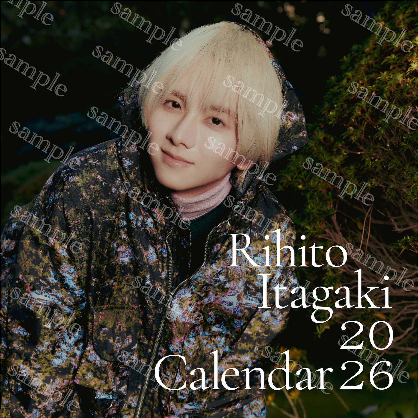 「Rihito Itagaki Calendar 2026.4-2027.3」購入者特典のオリジナルスクエアステッカー（楽天ブックス）