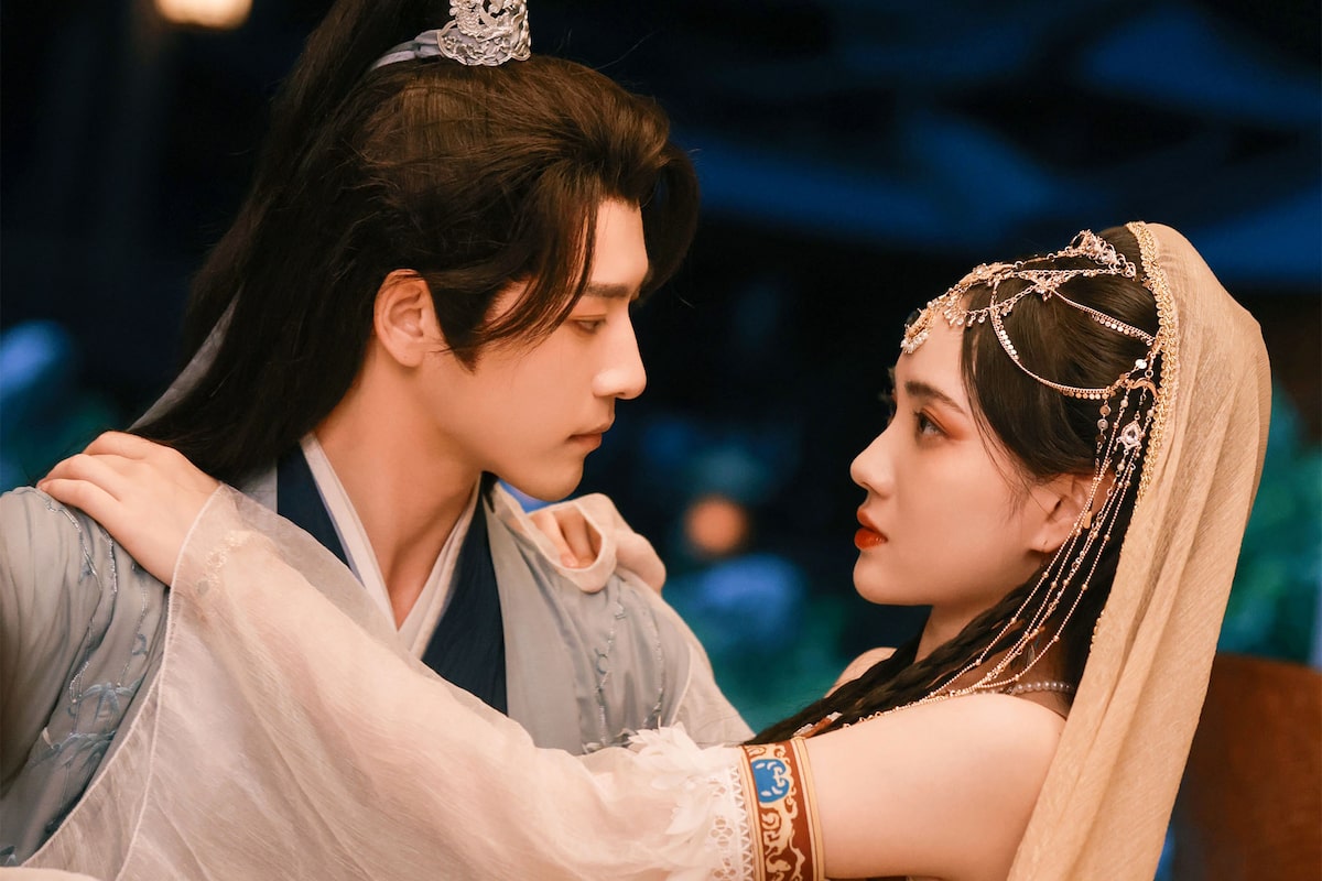 左からリャン・シュエフォン（梁雪峰）演じる郭奉、チャオ・ジャーミン