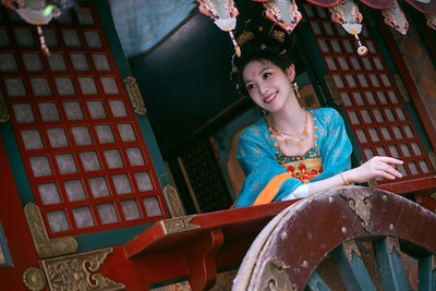 皇后の妹でありながら、夜になると猫の妖怪へ姿を変える武禎。演じたのは中国ドラマ「卿卿日常～宮廷を彩る幸せレシピ～」のティエン・シーウェイ（田曦薇）