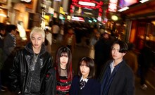 「東京逃避行」より。左から高橋侃、池田朱那、寺本莉緒、綱啓永