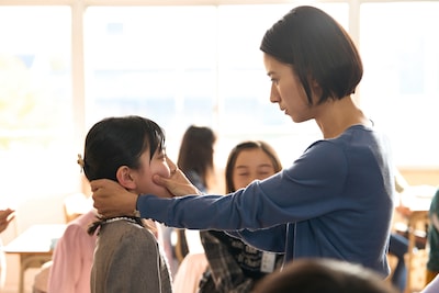 「未来」より、黒島結菜演じる篠宮真唯子