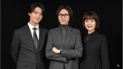 松嶋菜々子（中央）、佐野勇斗（左）、大地真央（右）