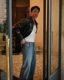 テレンス・ラウ（撮影：Olivia Tsang / ヘアメイク：Ziv Yeung
 / メイク：Will Wong / 衣装：Bottega Veneta）