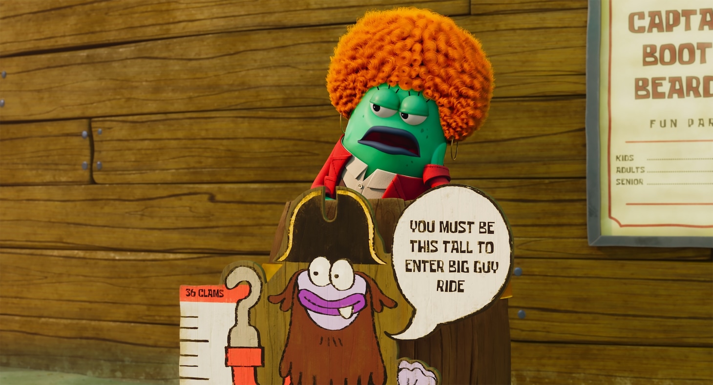 「劇場版スポンジ・ボブ 呪われた海賊と大冒険だワワワワワ！」場面カット。アイス・スパイスが声を当てた遊園地の“チケット係の魚”