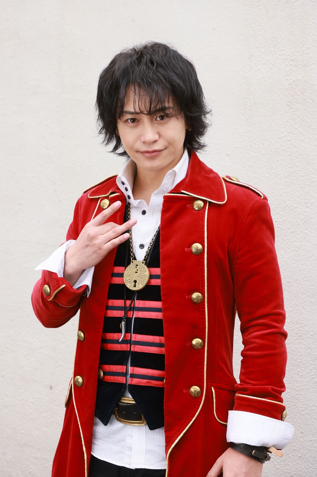 海賊戦隊ゴーカイジャー」キャプテン・マーベラス / ゴーカイレッド役