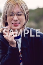 伊澤彩織の初フォトブック「PLAYer1」発売、佐藤健とアクション語った対談収録