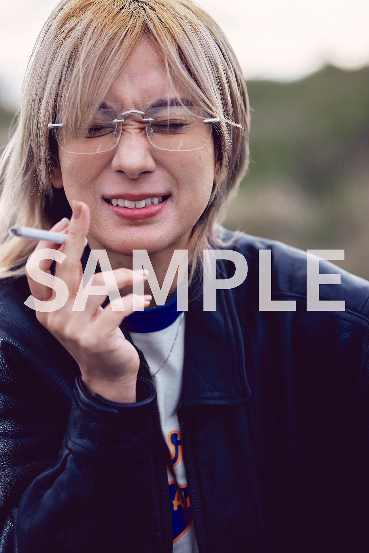 伊澤彩織の初フォトブック「PLAYer1」発売、佐藤健とアクション語った対談収録