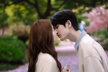 左からシュー・ルオハン（徐若晗）演じるシェン・シーファン、ジャン・リンホー（張凌赫）演じるホー・スーイエ