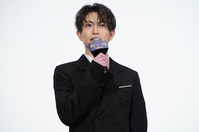 「教場 Requiem」完成披露舞台挨拶に登壇した綱啓永