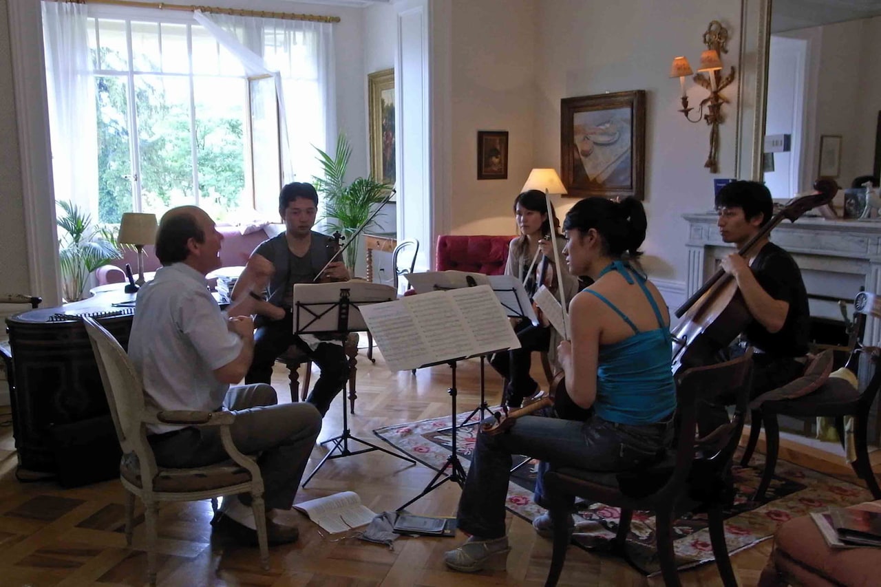 「カルテットという名の青春」新場面写真。最後のレッスンの様子