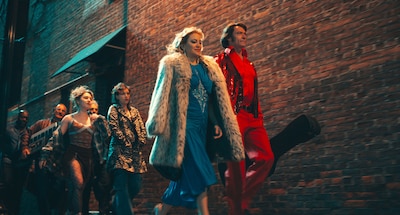 「ソング・サング・ブルー」場面写真