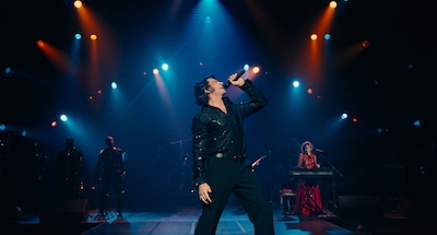 「ソング・サング・ブルー」場面写真