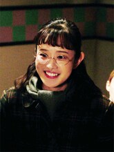 GHQで通訳として働く寺田静子役の森迫永依