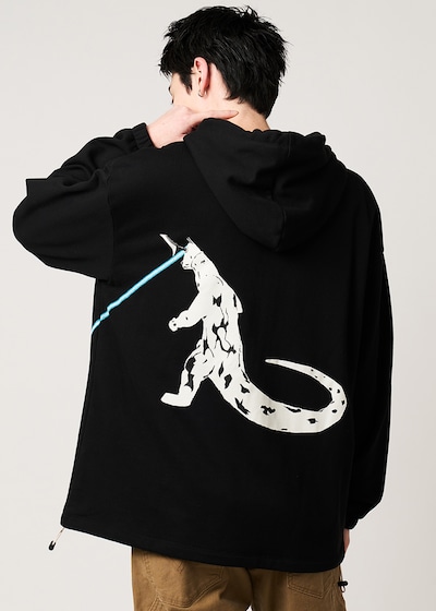 ウルトラセブンVSエレキング｜裏毛ジップパーカー（税込8900円）©TSUBURAYA PROD.