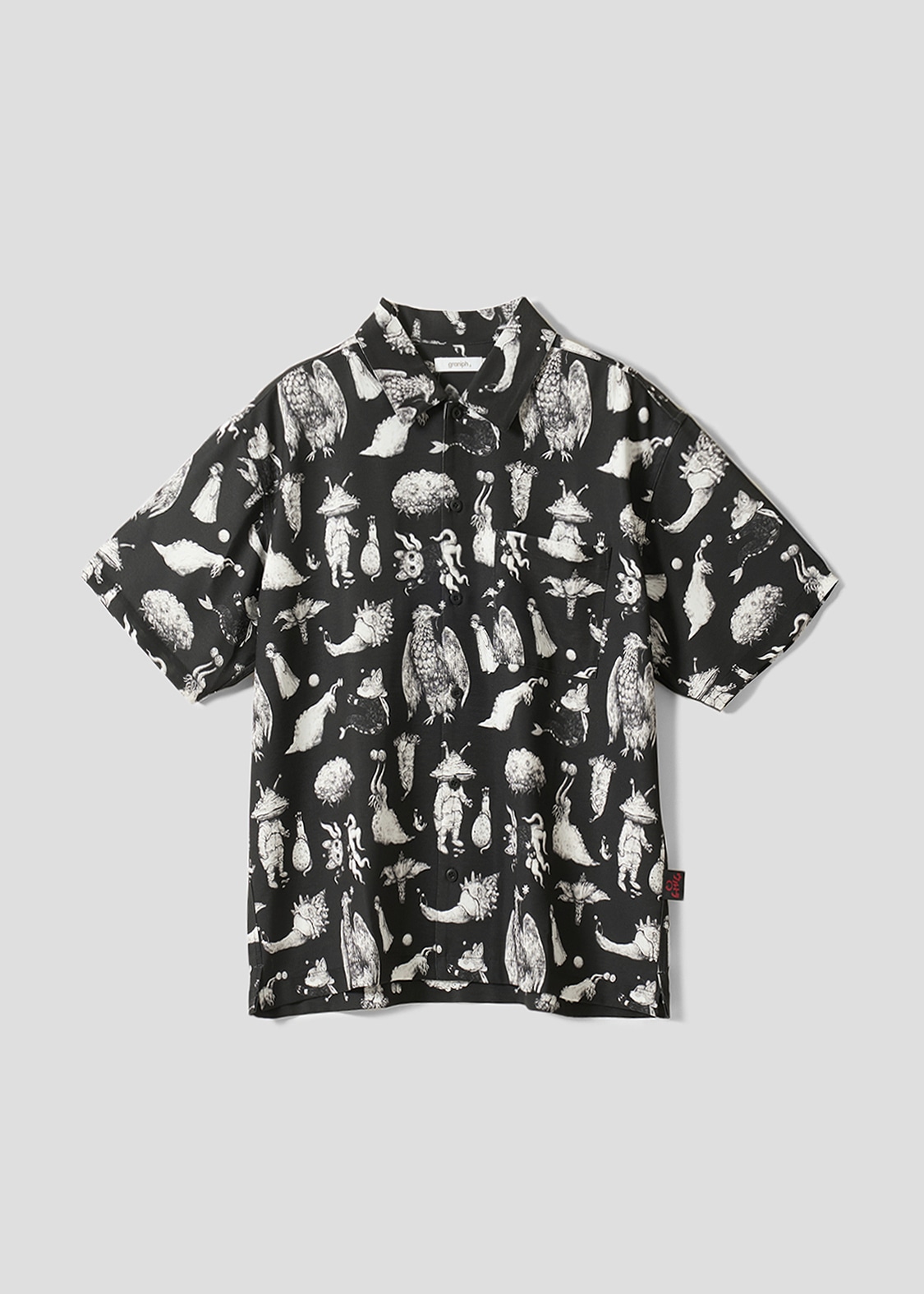 ウルトラQ（drawn by ヒグチユウコ）｜ビッグシルエット半袖シャツ（税込6900円）©TSUBURAYA PROD. ©yuko higuchi