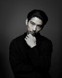 日本人の俳優として初めて米大手エンタテインメント事務所のArtists Firstとマネジメント契約した賀来賢人