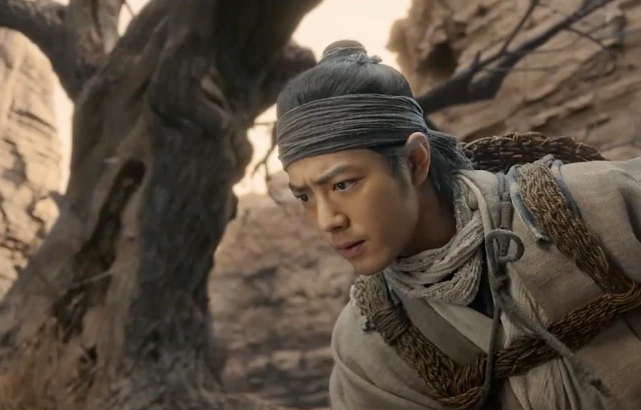 映画「射鵰英雄伝」冒頭映像より、シャオ・ジャン（肖戦）演じる郭靖