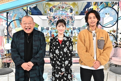 「A-Studio+」2月6日放送回の様子。左から笑福亭鶴瓶、浜辺美波、藤ヶ谷太輔